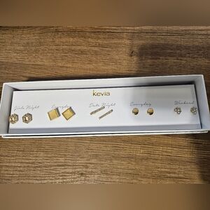 NWT- Kevia Avery 5 Piece Earring Set Gold